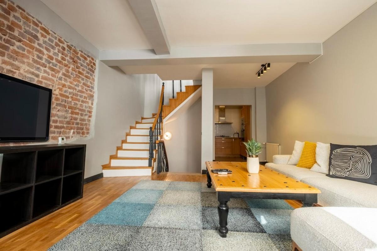 Spacious Fourplex Detached İstanbul