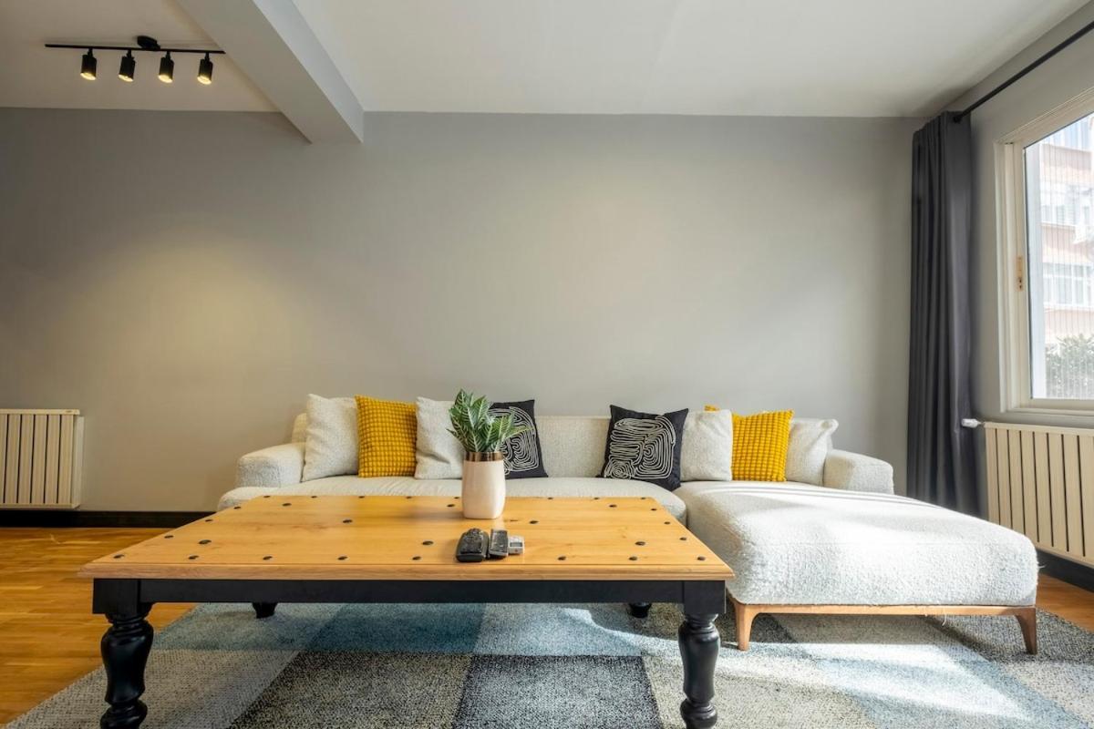 Daire Spacious Fourplex Detached