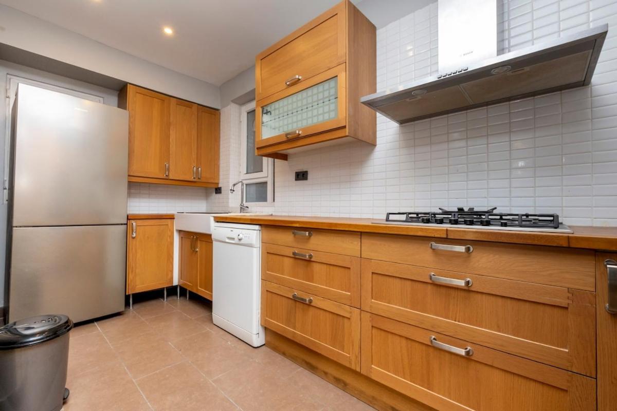 Spacious Fourplex Detached İstanbul