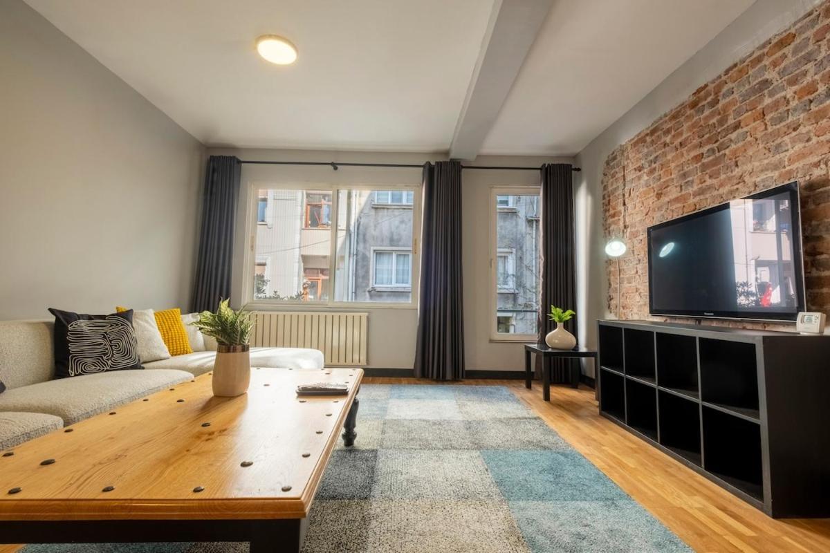 Daire Spacious Fourplex Detached